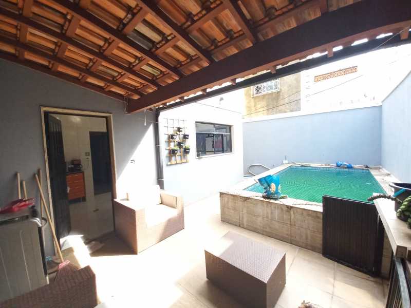 Casa de Condomínio à venda com 4 quartos, 160m² - Foto 27