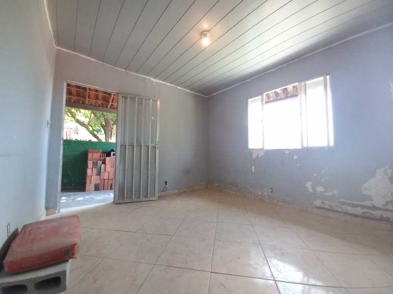 Casa à venda com 3 quartos, 60m² - Foto 15