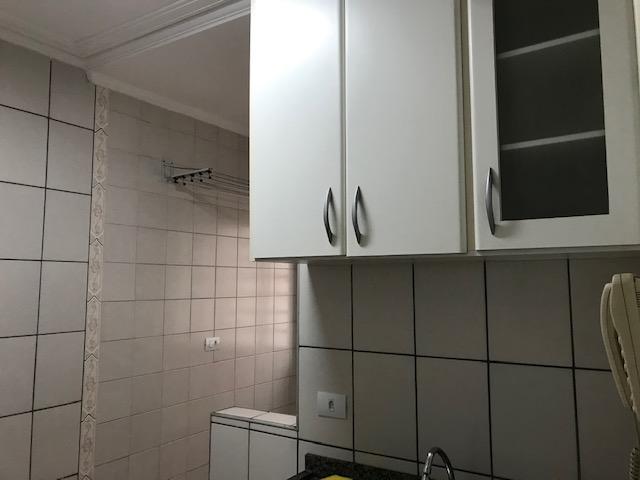 Apartamento à venda com 2 quartos, 65m² - Foto 11