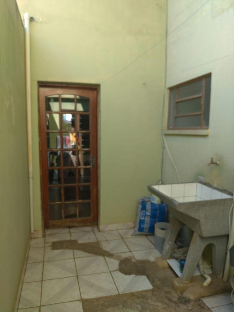 Casa à venda com 3 quartos, 300m² - Foto 8