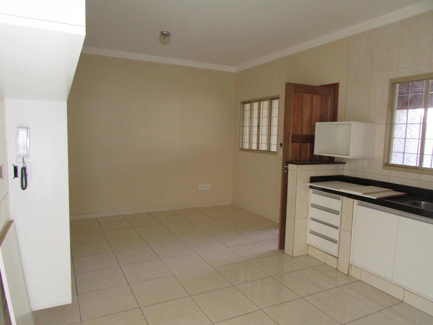 Casa para alugar com 3 quartos, 110m² - Foto 1