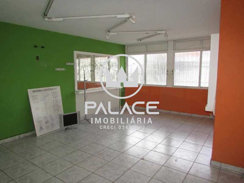 Casa Comercial à venda com 3 quartos, 164m² - Foto 2