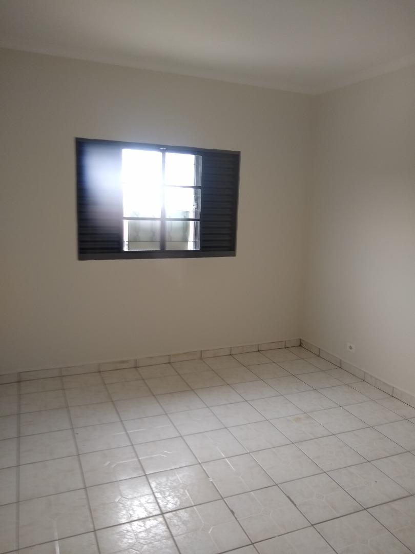 Casa para alugar com 2 quartos, 180m² - Foto 10