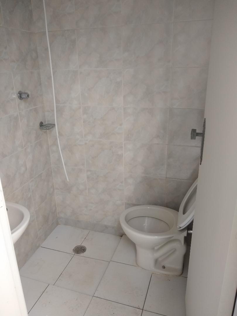 Casa para alugar com 2 quartos, 180m² - Foto 5