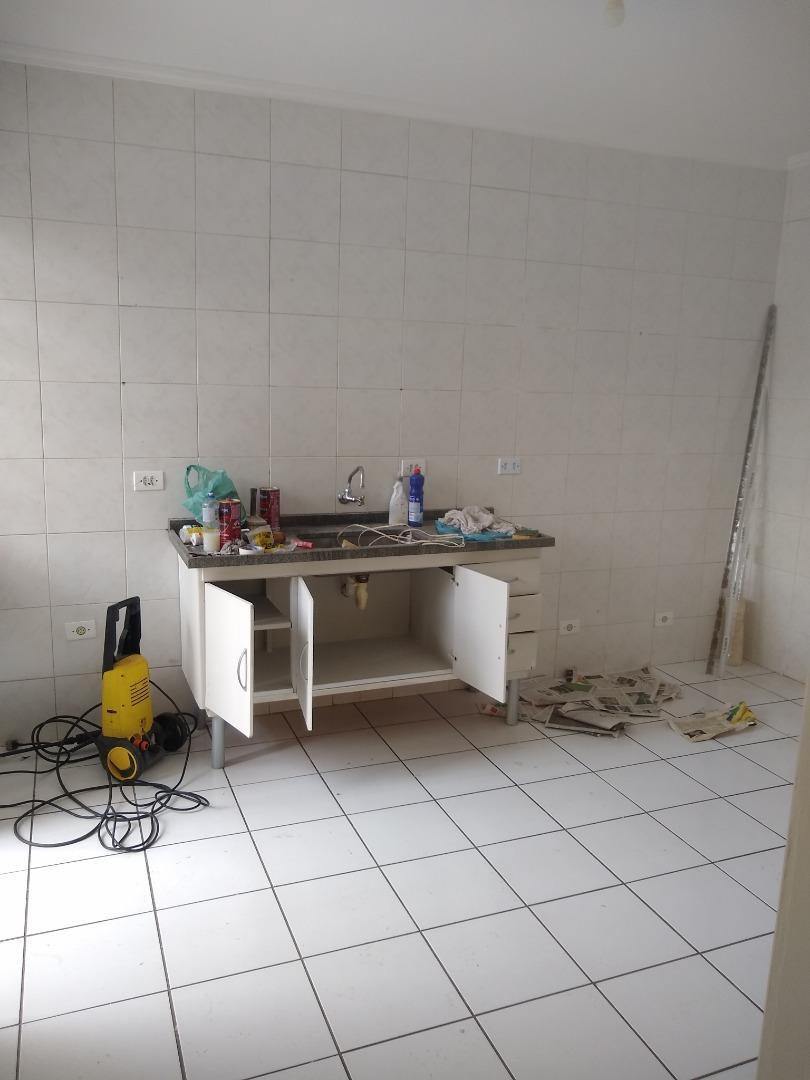 Casa para alugar com 2 quartos, 180m² - Foto 6
