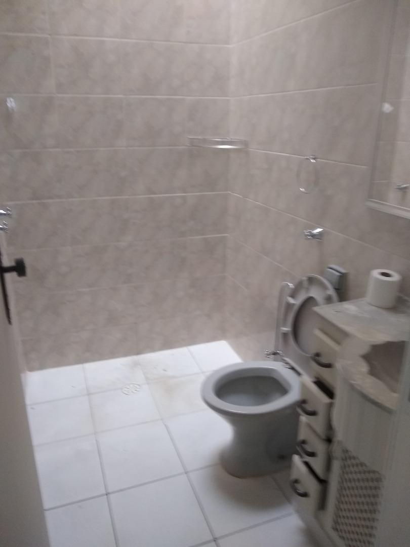 Casa para alugar com 2 quartos, 180m² - Foto 9