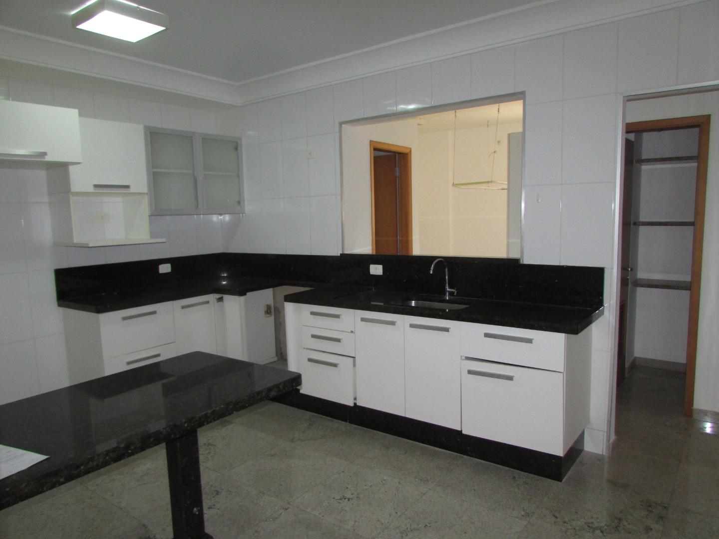 Apartamento para alugar com 3 quartos, 112m² - Foto 1