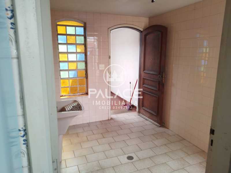 Casa à venda com 5 quartos, 205m² - Foto 11