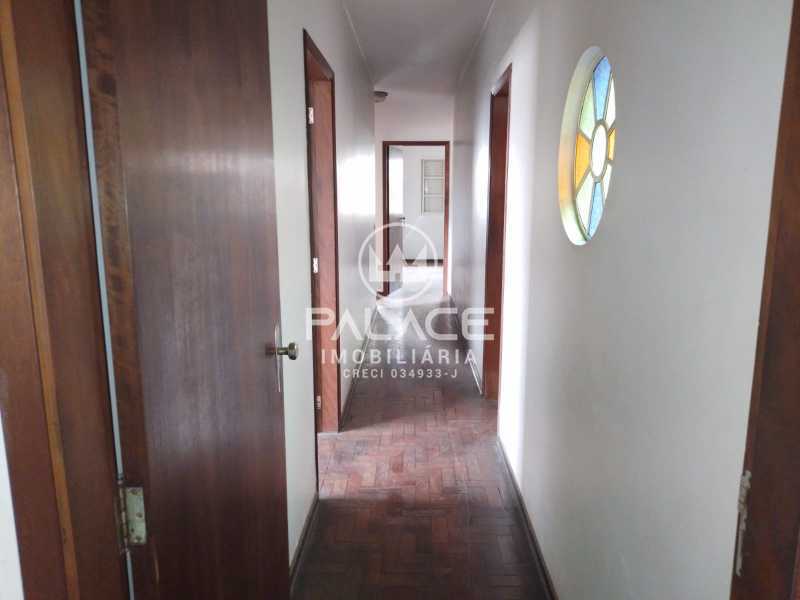 Casa à venda com 5 quartos, 205m² - Foto 13