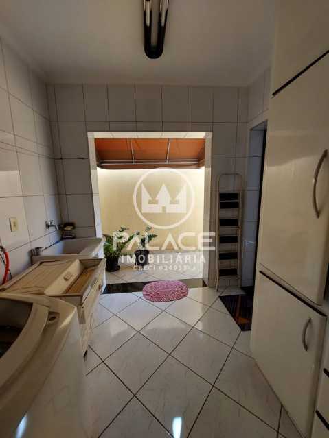 Casa à venda com 3 quartos, 206m² - Foto 14