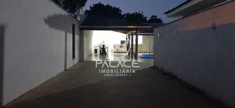 Casa à venda com 3 quartos, 310m² - Foto 14