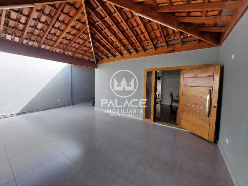 Casa à venda com 2 quartos, 100m² - Foto 1