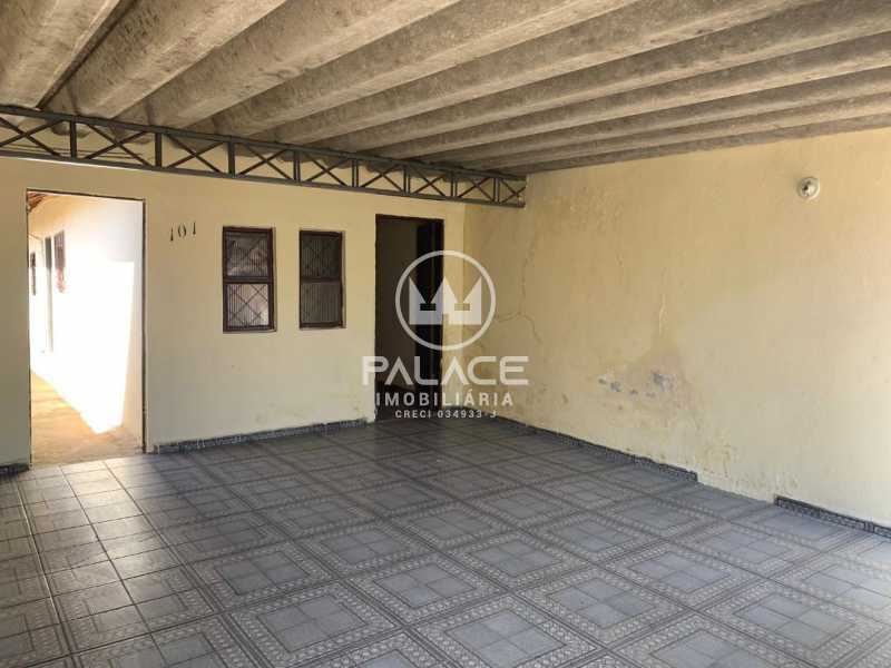 Casa à venda com 2 quartos, 120m² - Foto 1