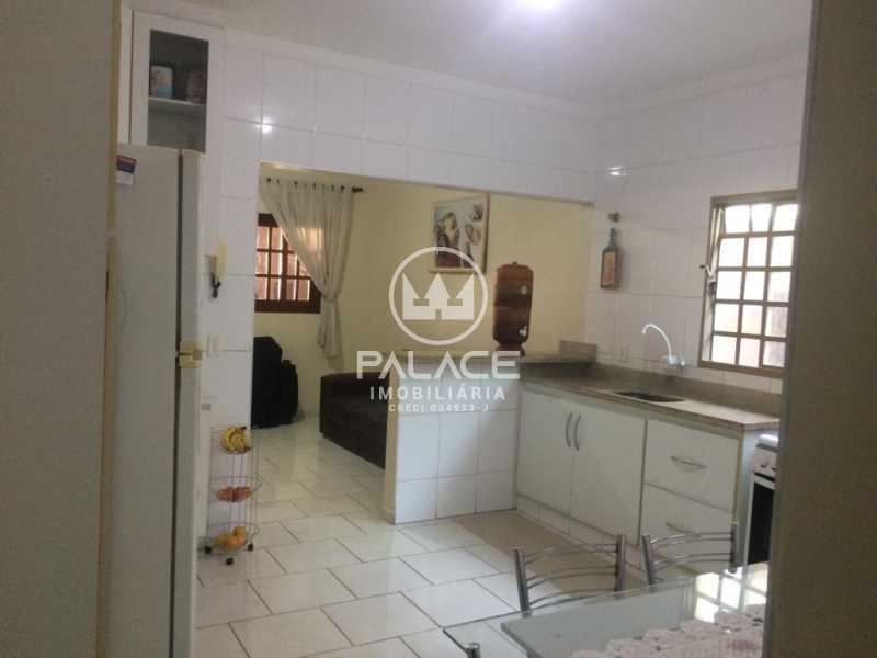 Casa à venda com 2 quartos, 90m² - Foto 1