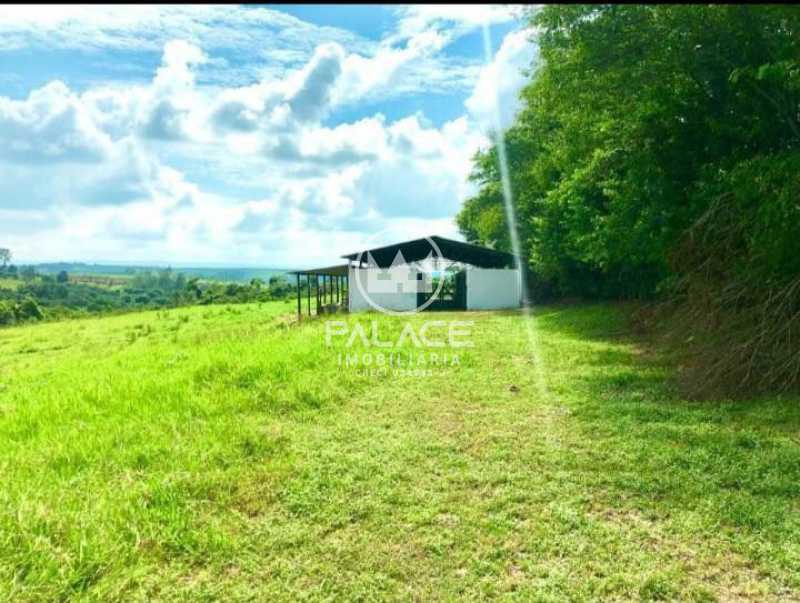 Haras e Área Rural Padrão à venda com 3 quartos, 2000m² - Foto 17