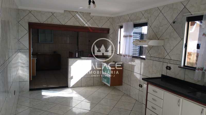 Casa à venda com 3 quartos, 170m² - Foto 2