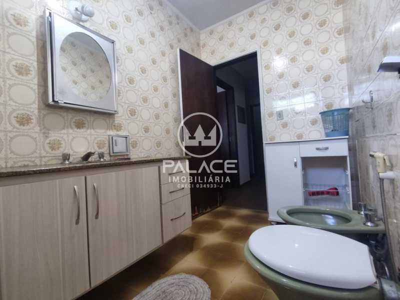 Casa à venda com 3 quartos, 330m² - Foto 14