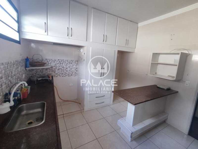 Casa à venda com 3 quartos, 330m² - Foto 18