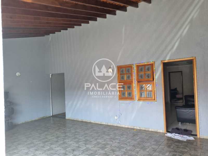 Casa à venda com 2 quartos, 150m² - Foto 2