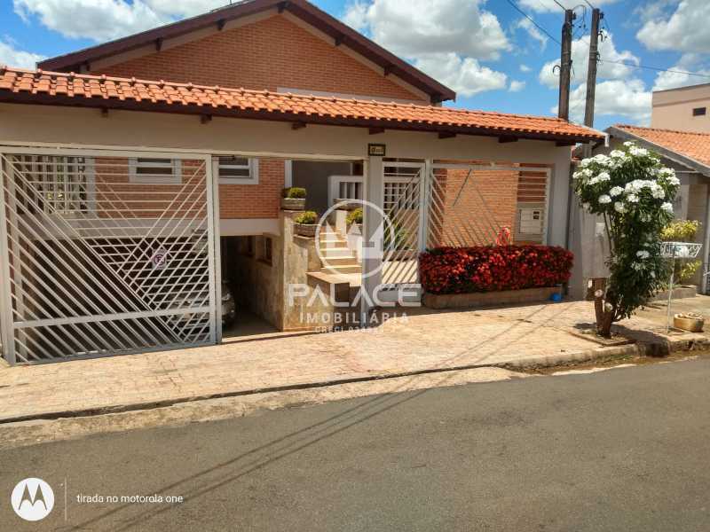 Casa à venda com 4 quartos, 230m² - Foto 1