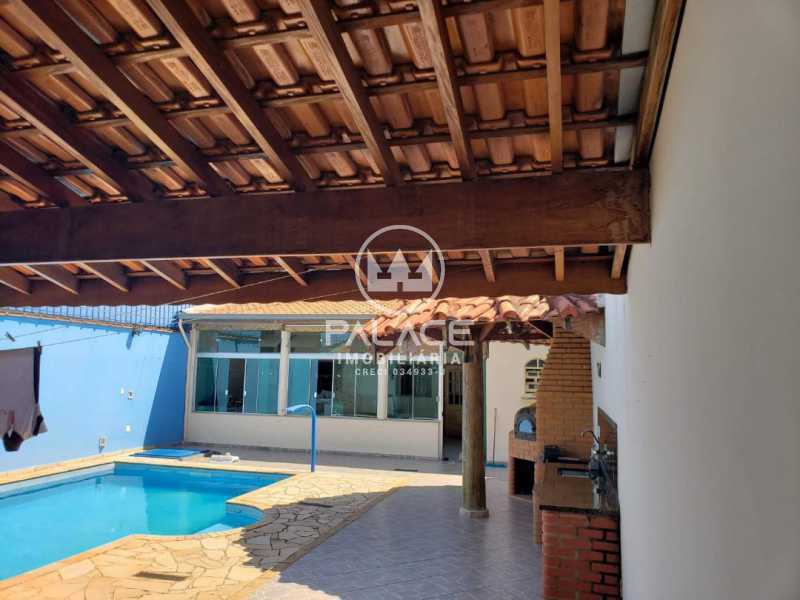 Casa à venda com 2 quartos, 140m² - Foto 2