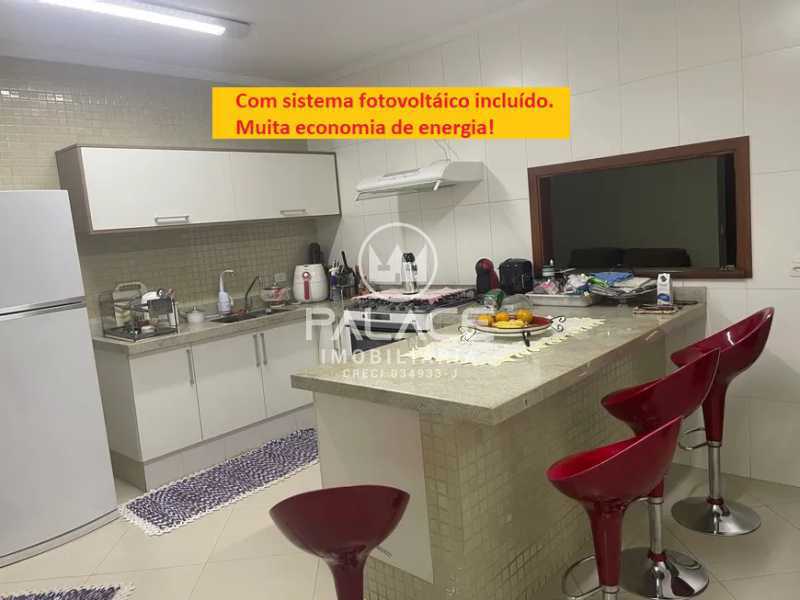 Casa à venda com 2 quartos, 100m² - Foto 1