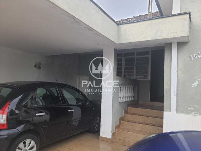 Casa à venda com 3 quartos, 300m² - Foto 1