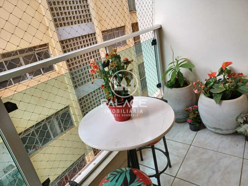 Apartamento à venda com 2 quartos, 75m² - Foto 12