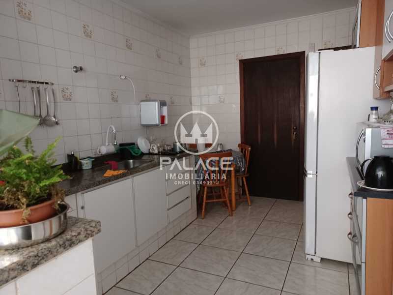 Apartamento à venda com 2 quartos, 75m² - Foto 17