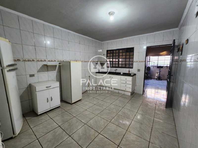 Casa à venda com 4 quartos, 94m² - Foto 13