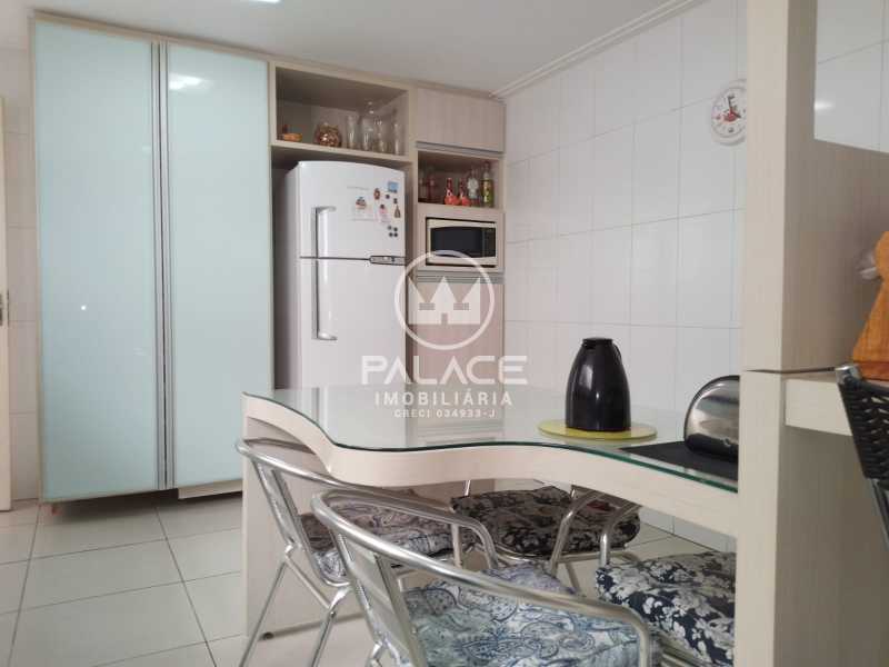 Casa à venda com 3 quartos, 202m² - Foto 13