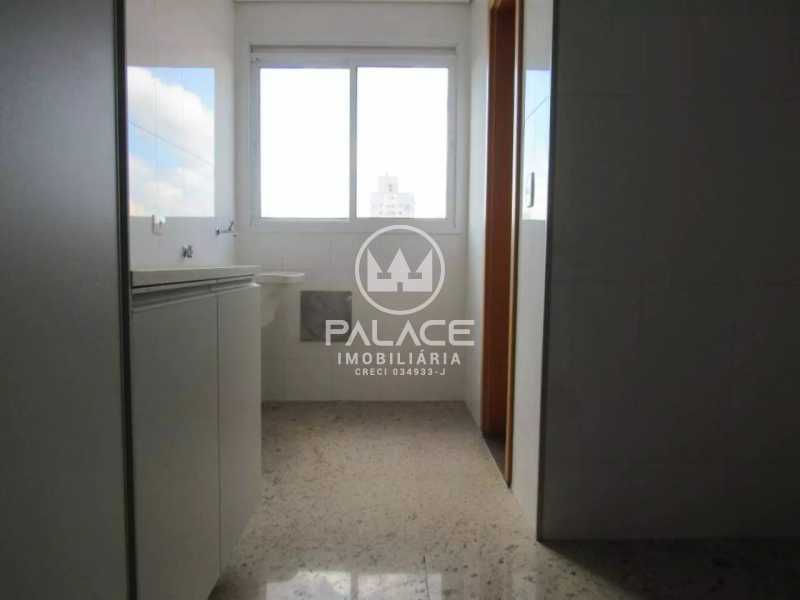 Apartamento à venda com 3 quartos, 109m² - Foto 2