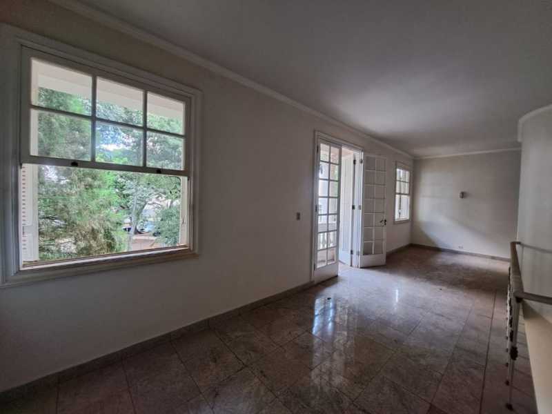 Casa Comercial para alugar com 5 quartos, 875m² - Foto 11