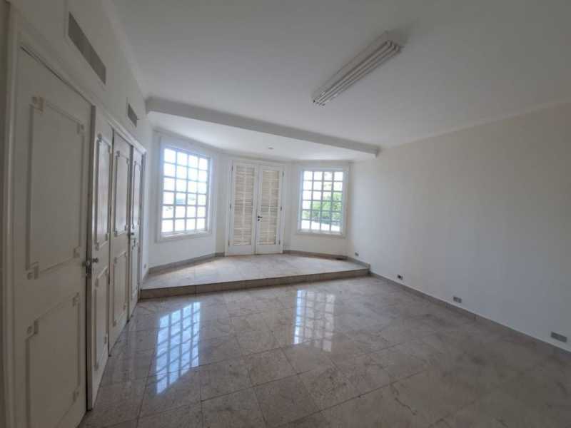 Casa Comercial para alugar com 5 quartos, 875m² - Foto 13