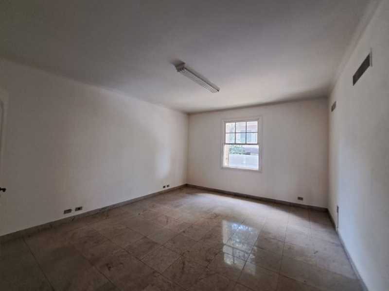 Casa Comercial para alugar com 5 quartos, 875m² - Foto 14