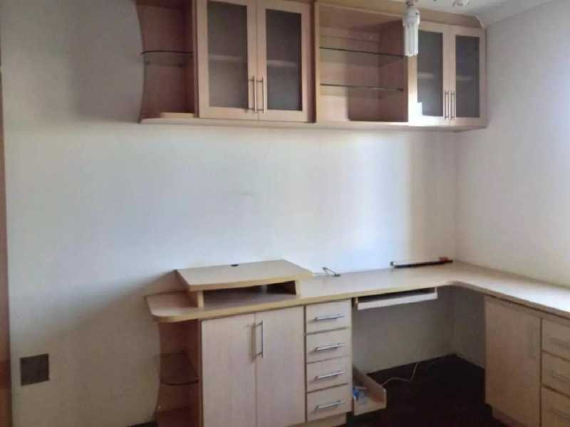 Apartamento à venda com 3 quartos, 140m² - Foto 3