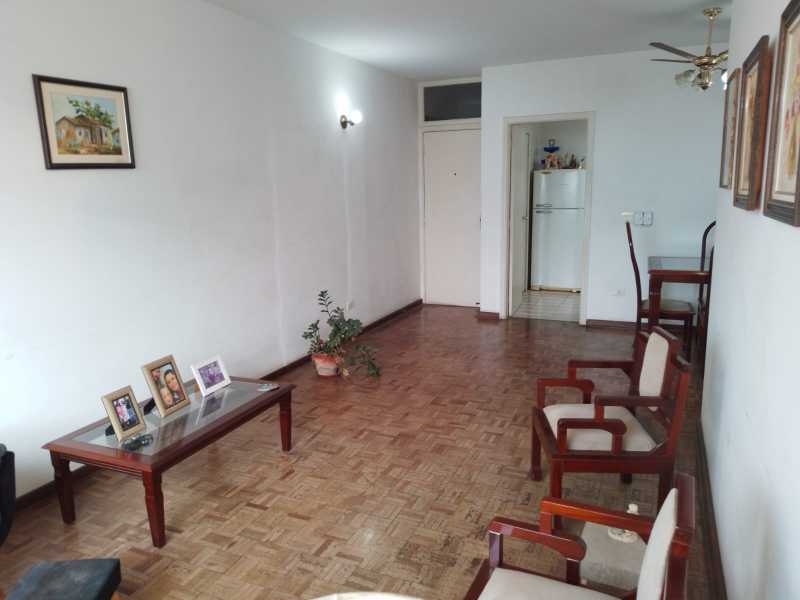 Apartamento à venda com 3 quartos, 121m² - Foto 1