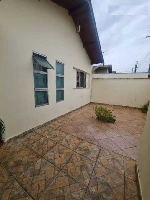 Casa à venda com 3 quartos, 152m² - Foto 1