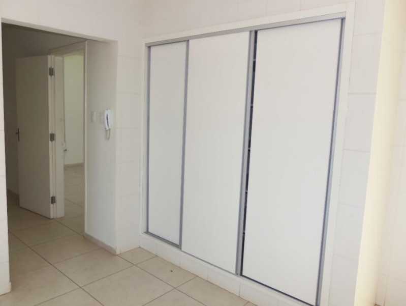 Casa Comercial à venda com 2 quartos, 240m² - Foto 11