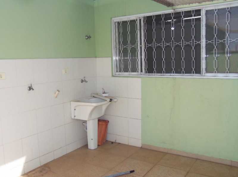 Casa Comercial à venda com 2 quartos, 240m² - Foto 13