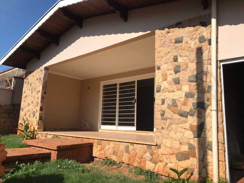 Casa para alugar com 3 quartos, 160m² - Foto 1