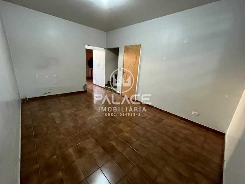 Casa à venda com 6 quartos, 155m² - Foto 3