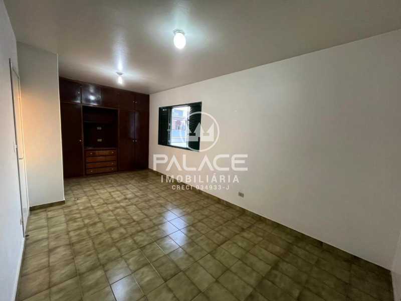 Casa à venda com 6 quartos, 155m² - Foto 17