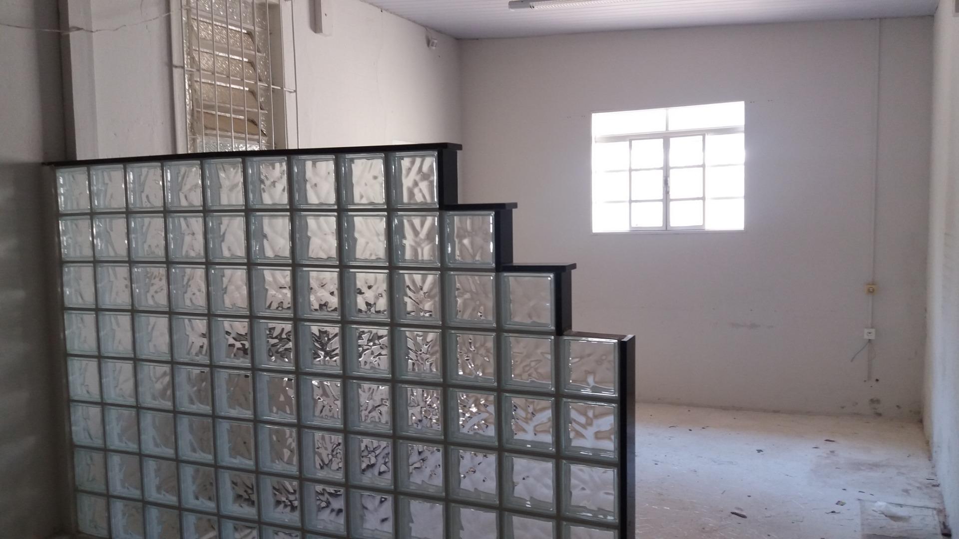 Casa Comercial para alugar com 3 quartos, 200m² - Foto 10