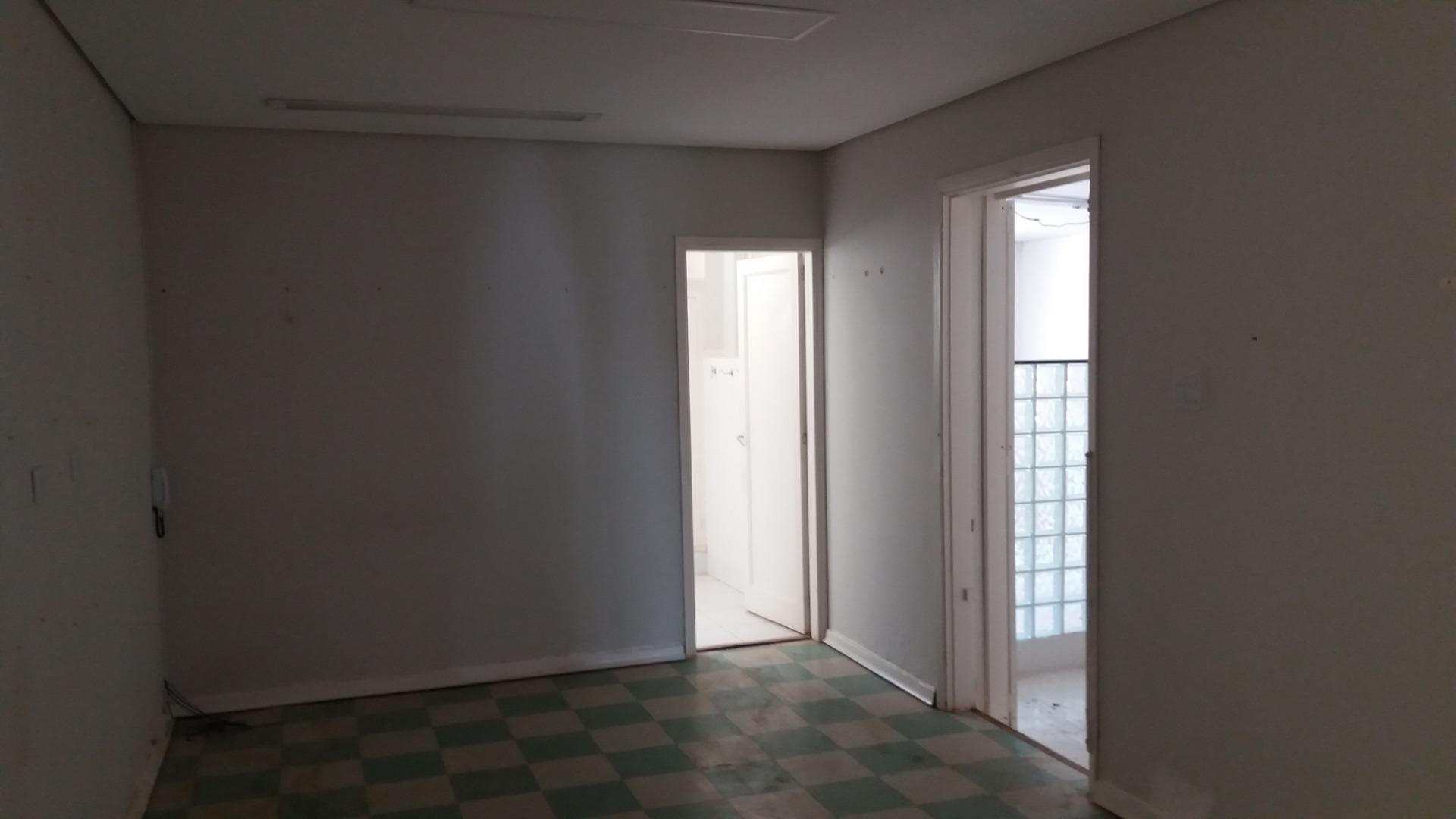 Casa Comercial para alugar com 3 quartos, 200m² - Foto 8