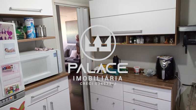 Apartamento à venda com 3 quartos, 107m² - Foto 2