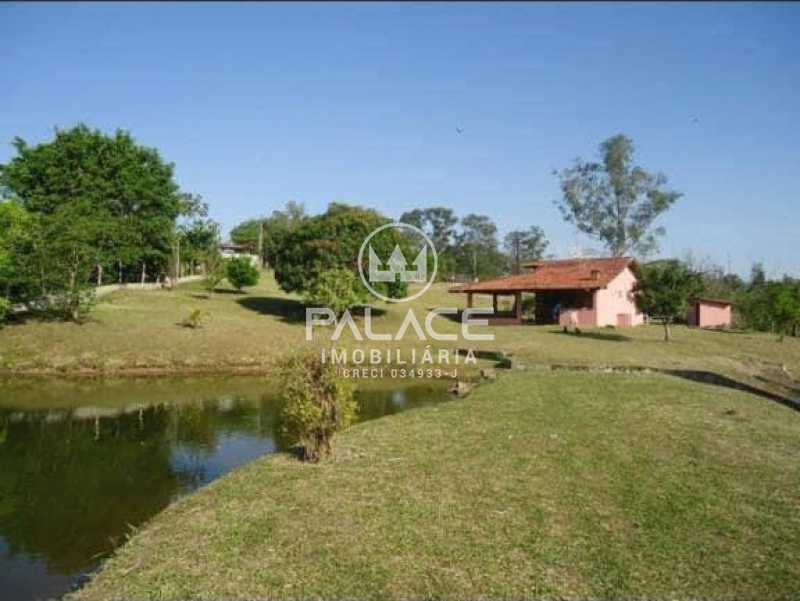Chácara à venda com 1 quarto, 90m² - Foto 3