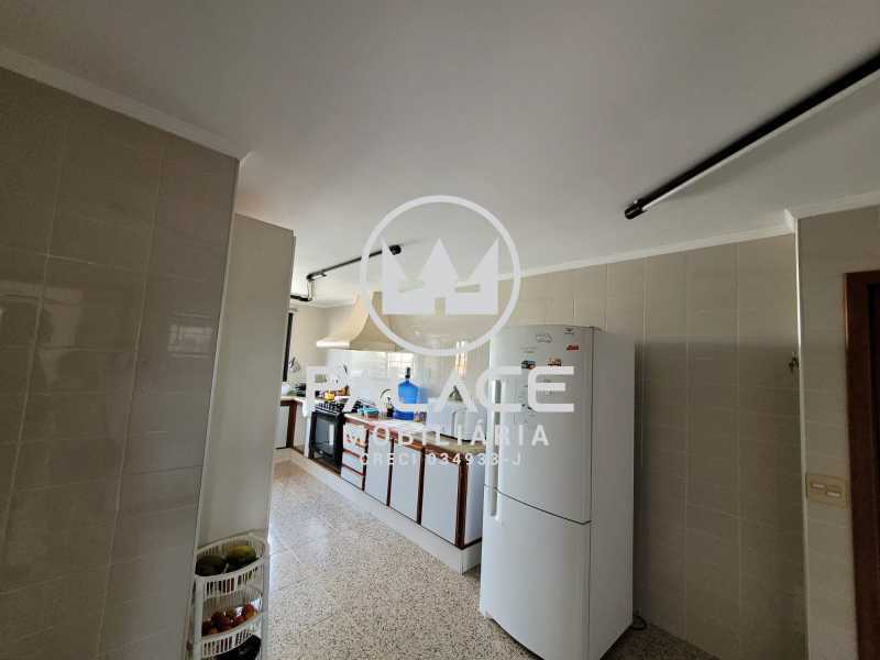 Apartamento à venda com 4 quartos, 185m² - Foto 15