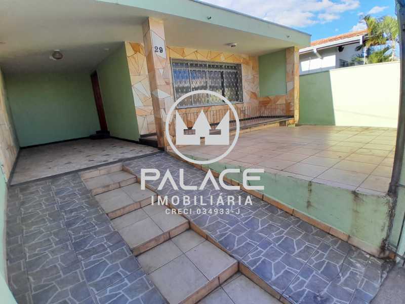 Casa à venda com 3 quartos, 173m² - Foto 1