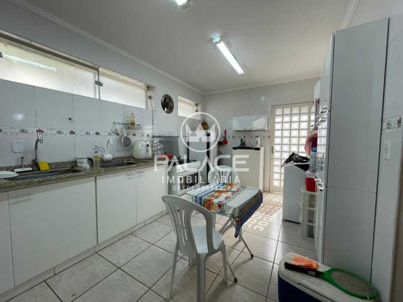 Casa à venda com 2 quartos, 120m² - Foto 9